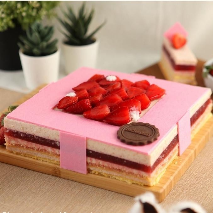 

Strawberry Oat High Fiber Cheesecake / Diet Cake by The Harvest