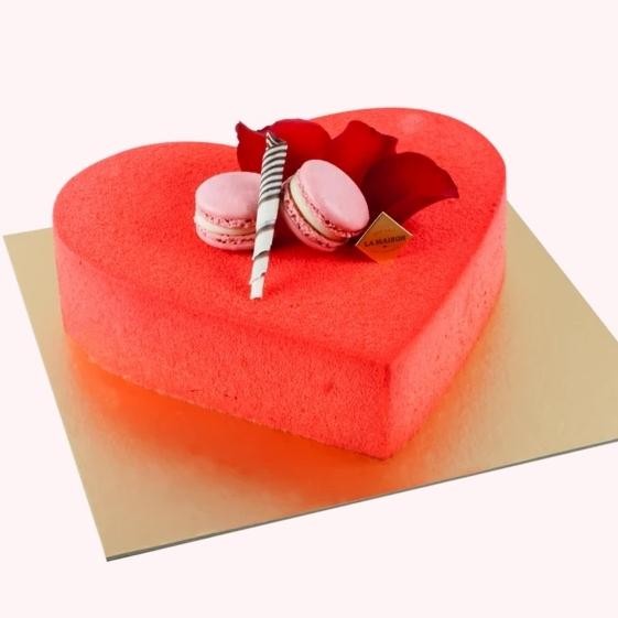 

Birthday Love Cake / Heart Shaped Cake by La Maison