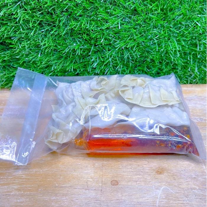 

Ger Gyoza isi 10 + Chili Oil / Gyoza Enak / Promo