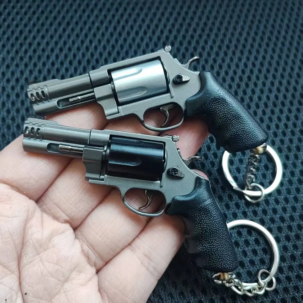 1: 3 Alloy M500 Revolver Gun Models Mini Metal Keychain Toys Detachable Toy Gun Ornament Pendant
