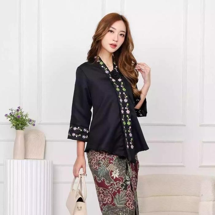 JUMBO SETELAN ATASAN KEBAYA FLOY HITAM BORDIR BUNGA BALOTELLY+BROS+ROK LD 92-LD 120