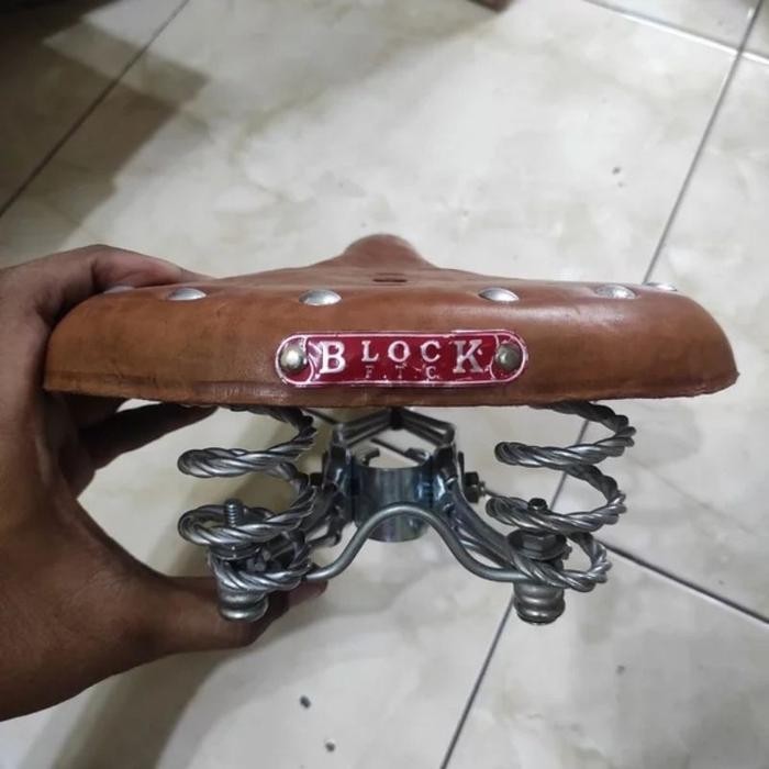Sadel Kulit Gazelle Block Model Per Jok Sepeda Kebo Onthel Onta