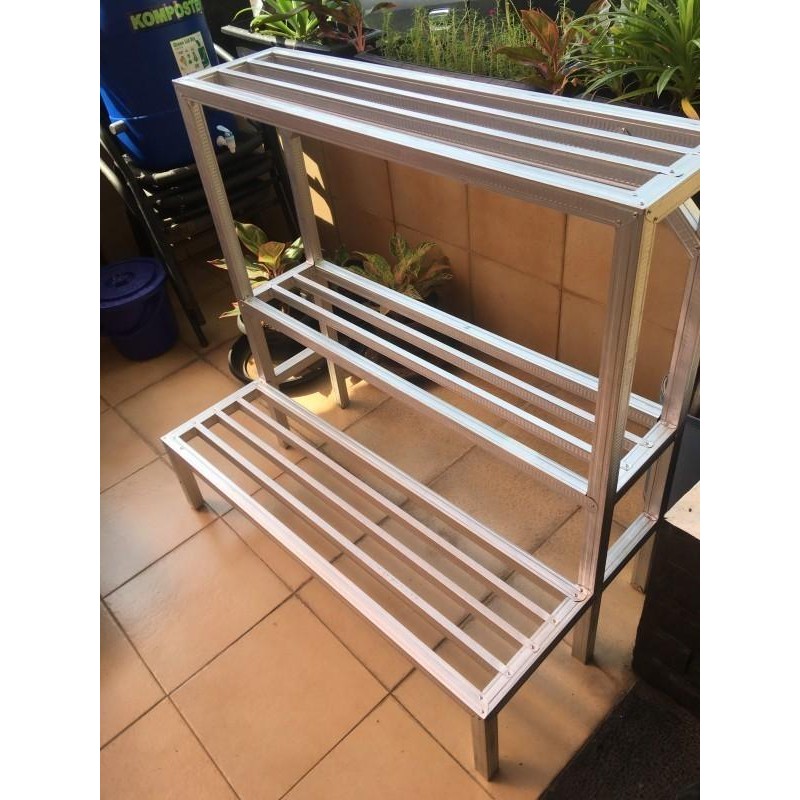 RAK POT TANAMAN / RAK BAJA RINGAN / RAK TANAMAN 3 SUSUN/RAK SERBAGUNA