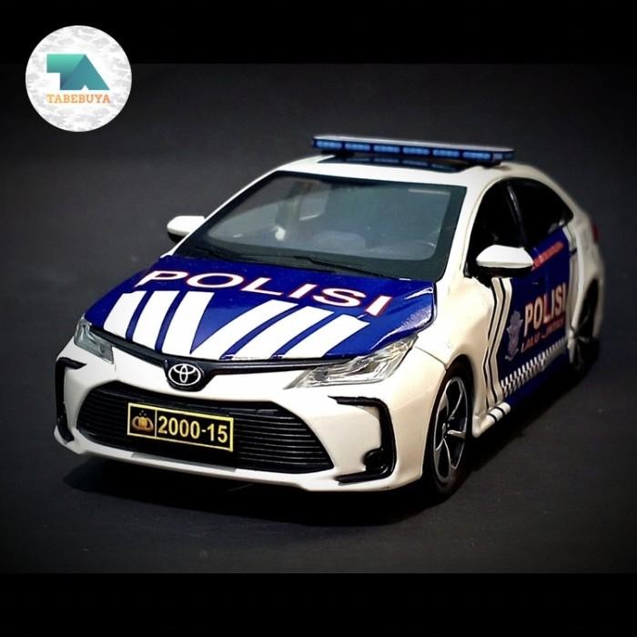 Diecast Mobil Toyota Corola Hybrid Custom Polisi Patwal Skala 1/32
