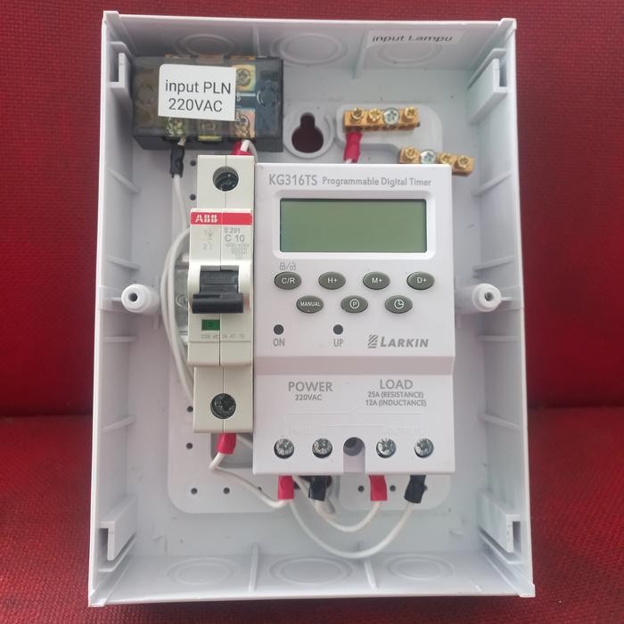 Panel Lampu Otomatis Timer Digital