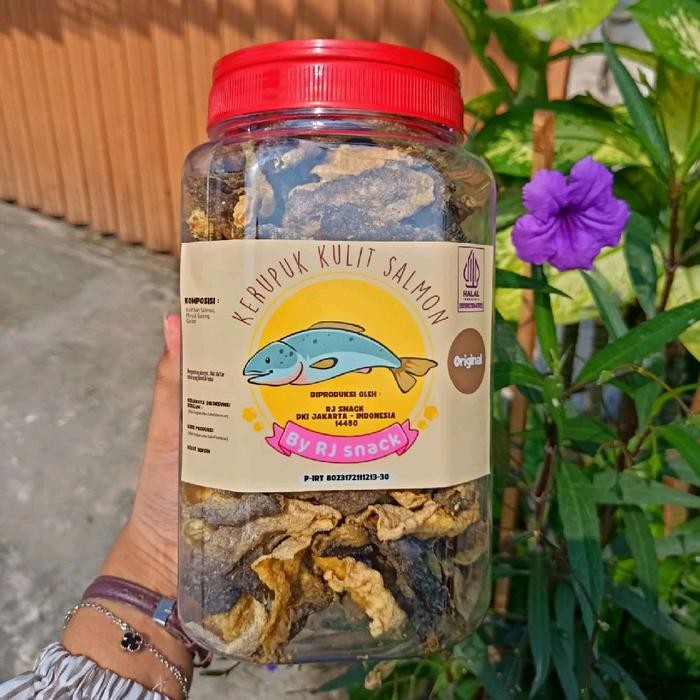 

Keripik kulit ikan salmon toples jumbo Cemilan Premium Enak dan Crunchy Food Snack