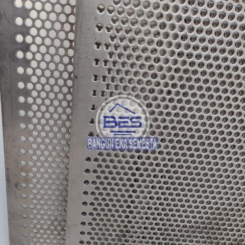 Plat Lubang Stainless 304 Tebal 2mm x 4' x 8' Lubang 4mm