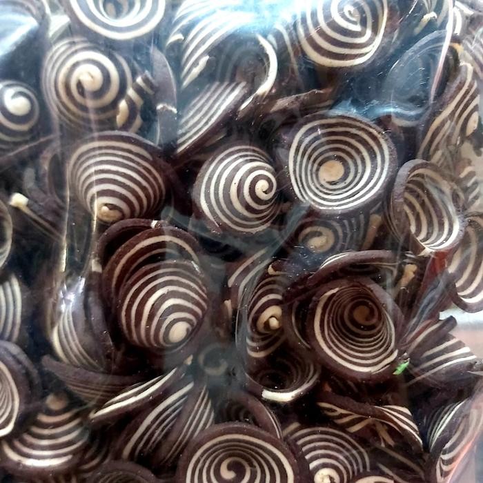 

Sedia (KILO) Snack Kuping Gajah Mini Hitam Putih Cokelat na gr