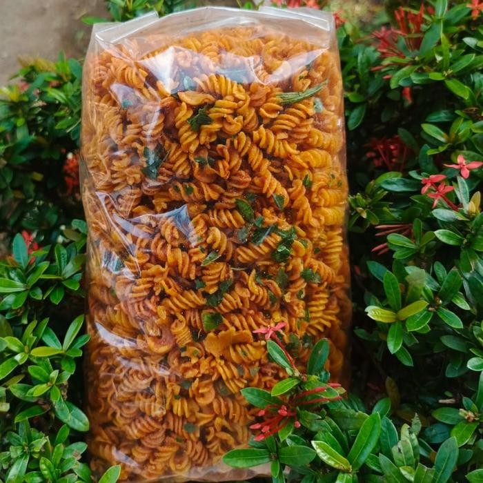 

Sedia Makaroni Spiral Pedas Daun Jeruk Terviral 1 Kg - Makanan Ringan - Food, Snacks Ce Kerang