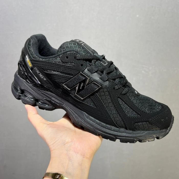 New Balance 1906R NB Cordura Pack Magnet Black Authentic GK M1906RWK