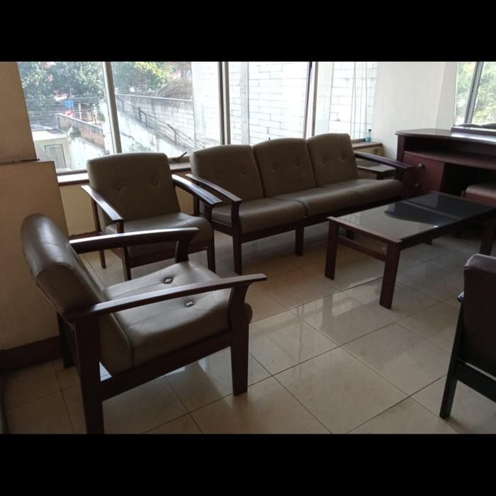 Set Meja Dan Kursi Tamu Ligna Aprilia Gratisongkir
