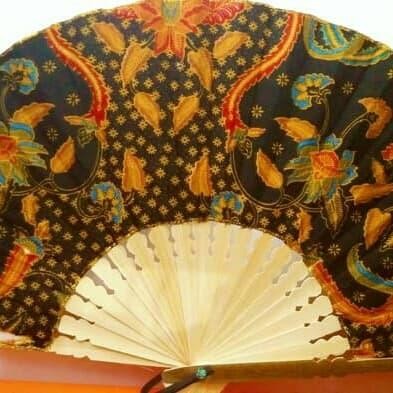 

kipas batik khas Indonesia/ gift