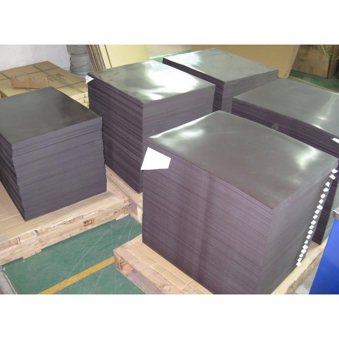 

AT Magnet Flexible Rubber Lembaran 39 x 42cm tebal 0,8mm