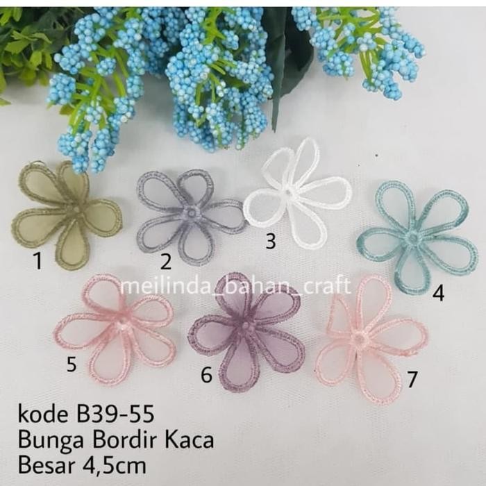 

AT bunga bordir kaca besar 4.5 cm. kode B39-55 per pak isi 6