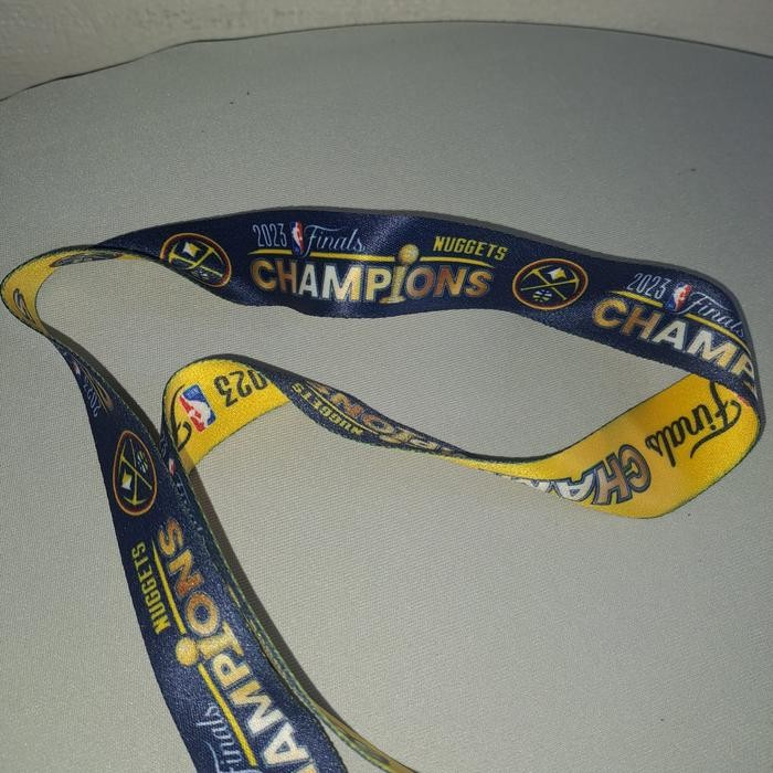 

TALI GANTUNGAN HP ID CARD HOLDER WINCRAFT NBA DENVER NUGGETS 2023 CHAMPION 1 LANYARD ORIGINAL
