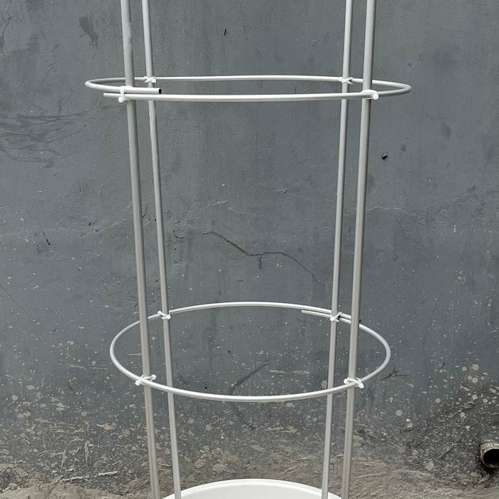 Tiang Rambatan Anggur