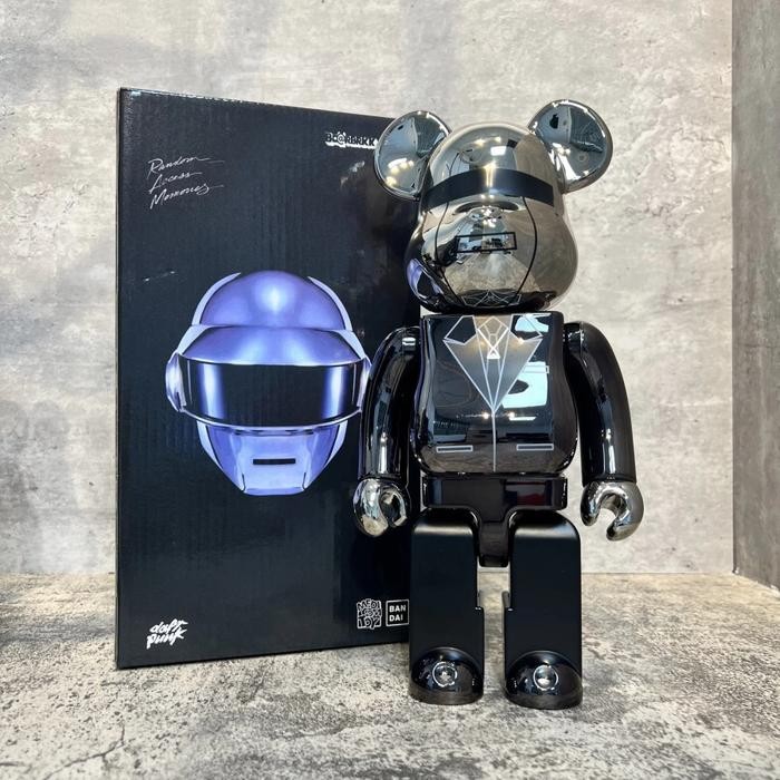 Pajangan Patung Karakter Daft Punk/ Bearbrick Figure 100% A21