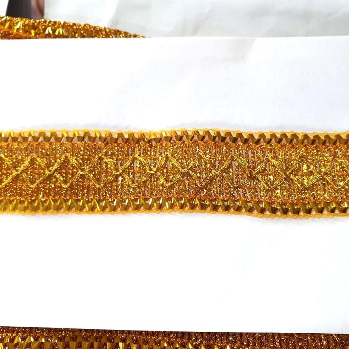 

Renda Emas / Renda India 105 (17 yards - lebar 3 cm)