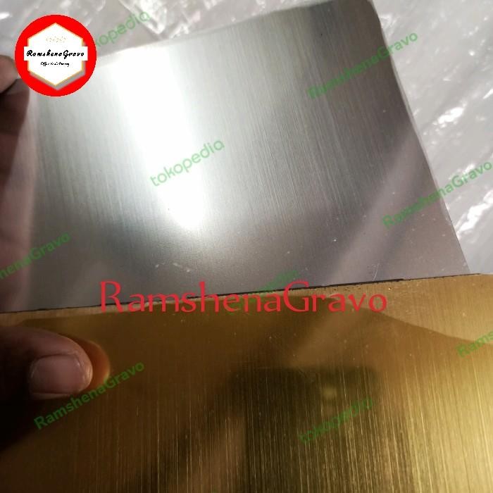 

gravoply/bahan name tag/panel/hairline/30x40cm tebal 1.5mm