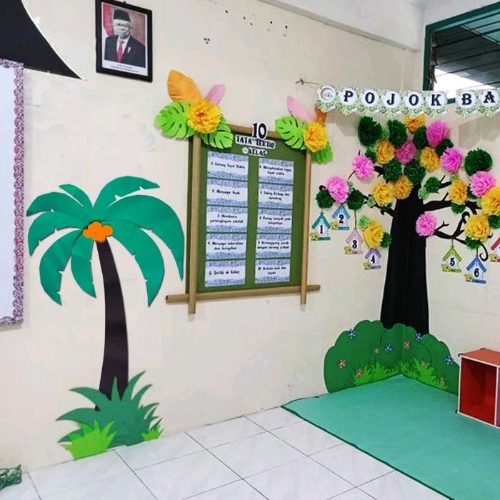 HIASAN DINDING KELAS POHON PALEM