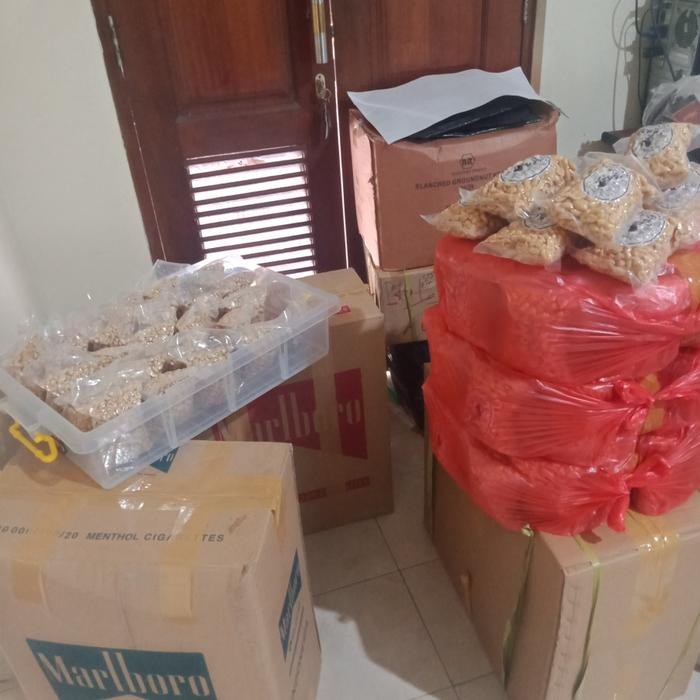 

KACANG BALI CAP MENARI BALI BIJI BESAR 300 GRAM