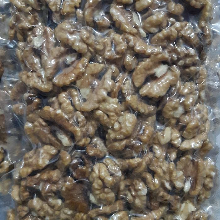 

KACANG WALNUT SUPER 1KG