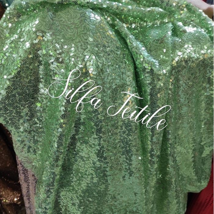 

BAHAN KAIN TILE PAYET SEQUIN / KAIN TILE PAYET SEQUIN (HARGA PER 0,5 METER) KODE 161