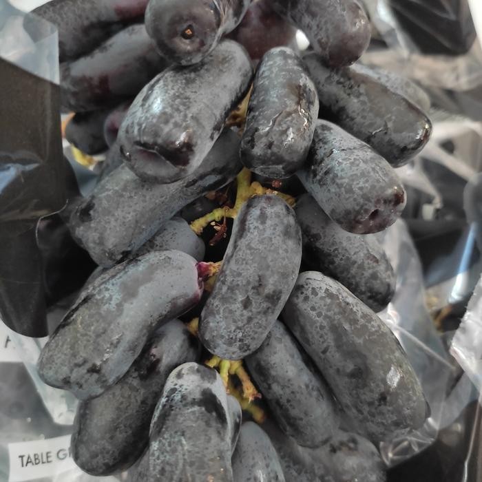 

DISKON anggur hitam mondrop buah anggur hitam lonjong 1kg READY STOCK