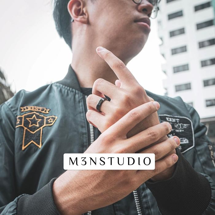 New // Cincin Pria Wanita Titanium Hitam Silver Emas // 100% Original