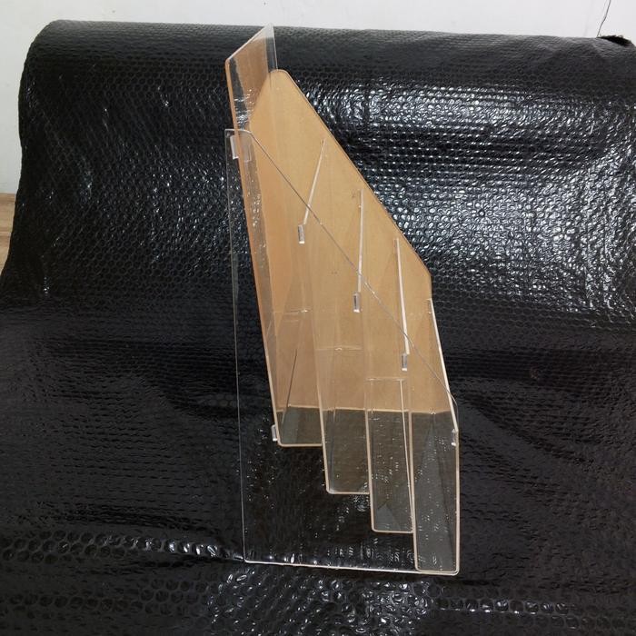 

Tempat Brosur A4/Akrilik Tempat Brosur 4 Susun