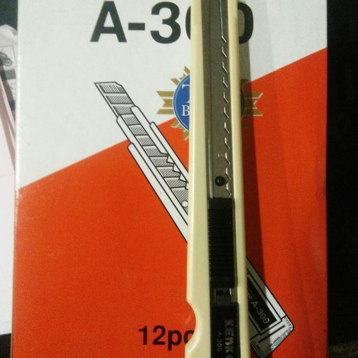

PISAU CUTTER KECIL KENKO A 300