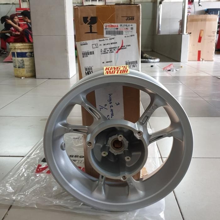 velg belakang nmax original - SILVER