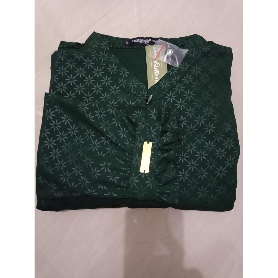 (Hermosa)Gamis Embos Wolfis Hermosa Motif Starla Warna Hijau Botol-Gamis Hijau Botol Syari Terbaru