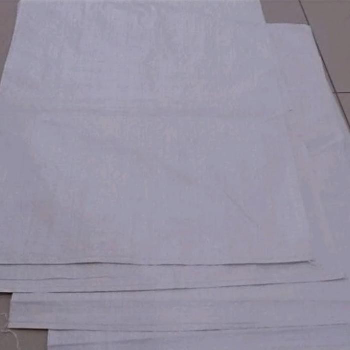 

Karung plastik 25kg Karung Plastik Untuk Pasir / Kerikil / Packing Dll MINIMAL ORDER 5