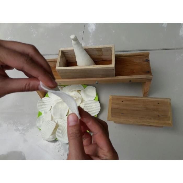 Ukuran Sedang Alat Pengiris Keripik Singkong Pisang Ubi Talas Dapur Pemotong Kayu Pisau