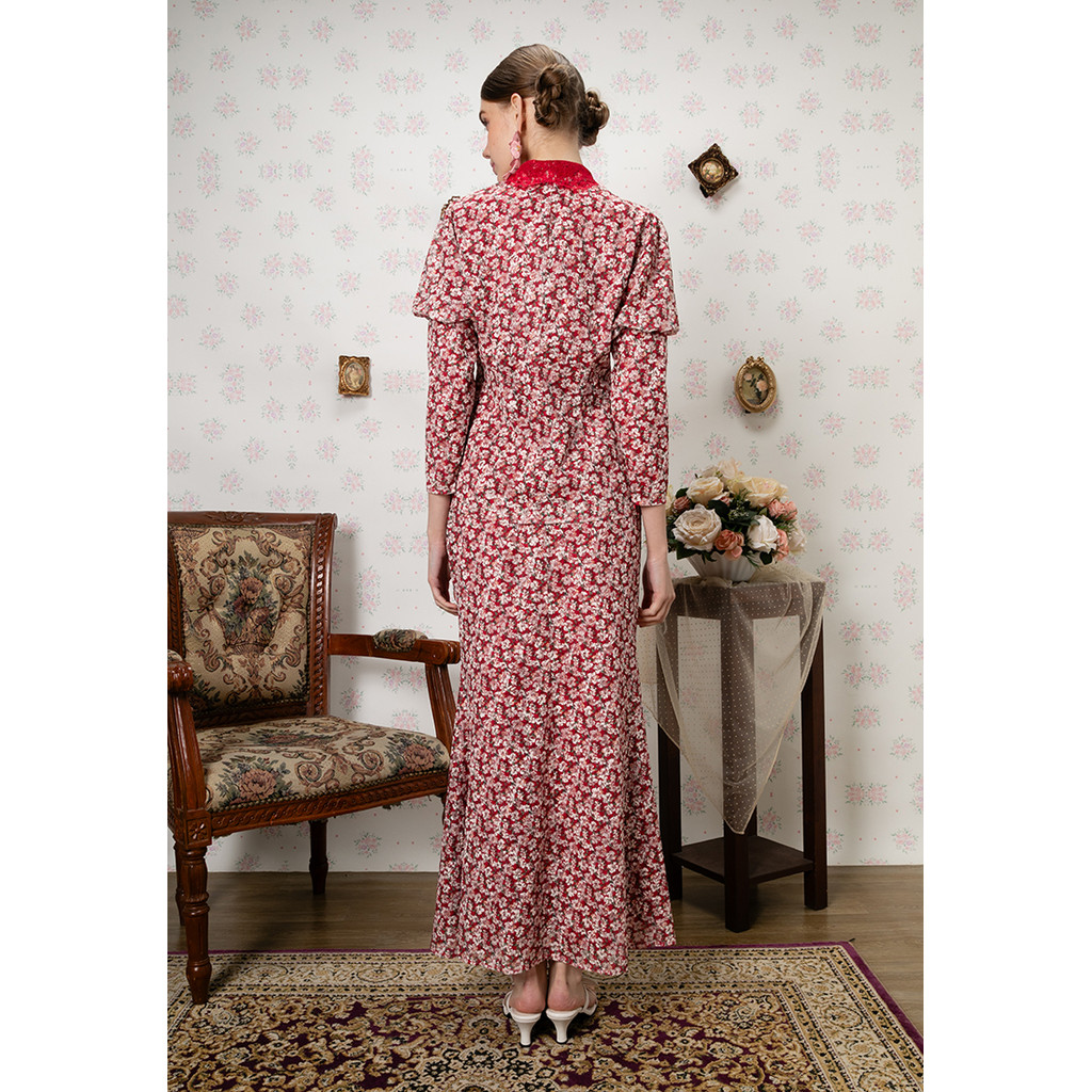 Lubna - IRIS EMBELLISHMENT LACE KEBAYA SET (Wanita) (RED)