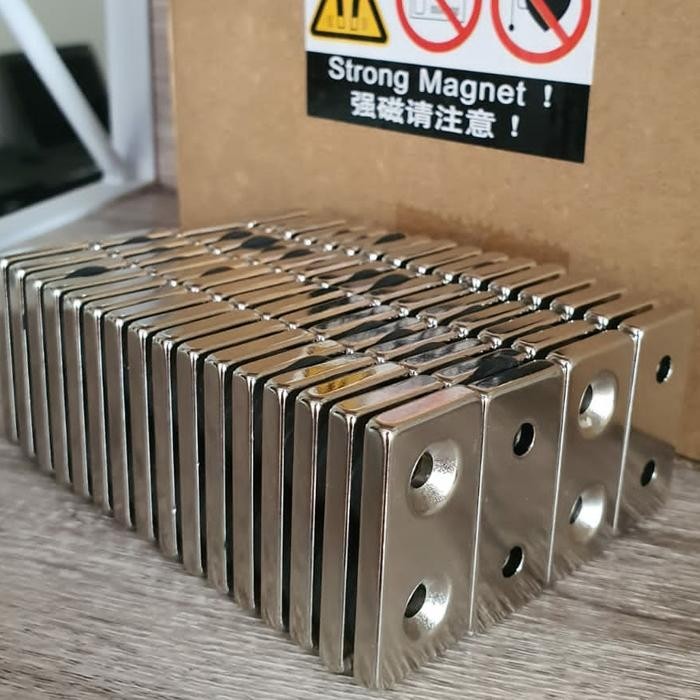 

Magnet Neodymium 40x20x5mm (ada lubang baut)