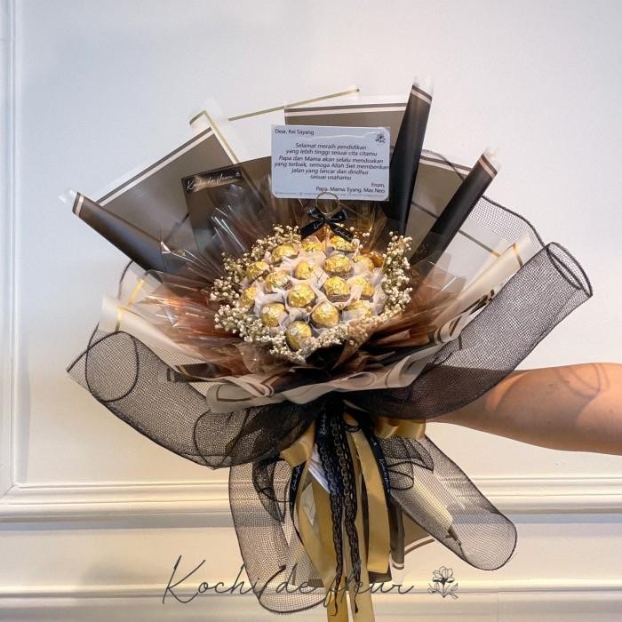 

Biskuit Cokelat Buket coklat ferrero/Ferrero rocher/Bouquet Dried Flower/ buket wisuda buket coklat