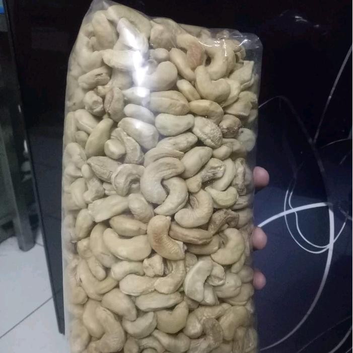 

kacang Mede utuh mentah 1 kg