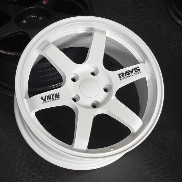 Volk Rays Te37 R17 White + Ban