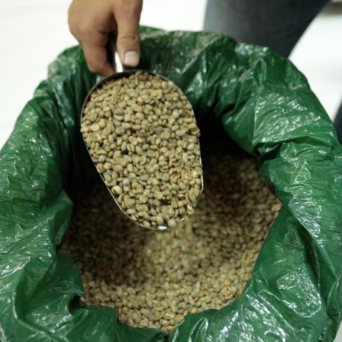 

ARUNIKA BLEND ROASTED COFFEE BEANS BIJI KOPI MATANG 200GR/1KG