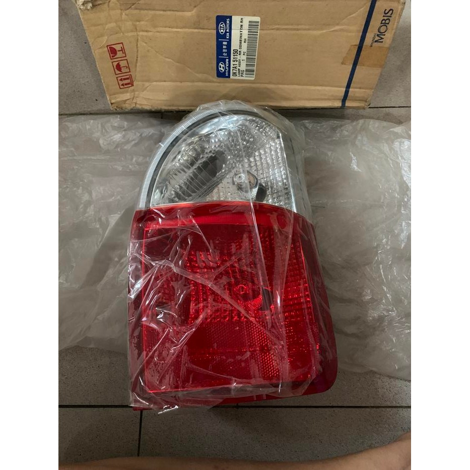 Lampu Stop Belakang Kanan Kia Pregio Orisinil