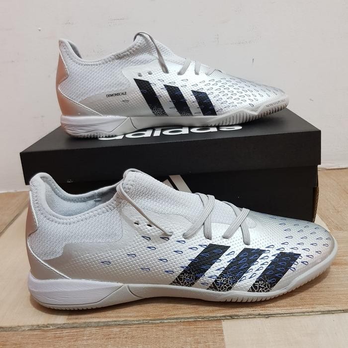 Sepatu Futsal Adidas Predator Freak.3 Silver ic
