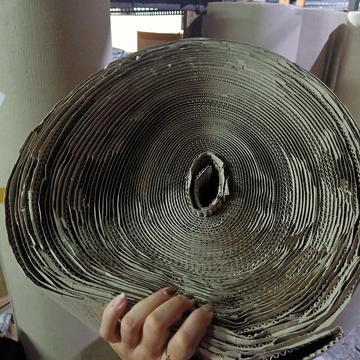 

Karton Gelombang Single Face Gulungan Kardus Packing Murah