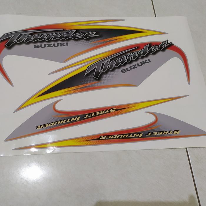 PREMIUM stiker striping tangki bodi belakang silver thunder 250