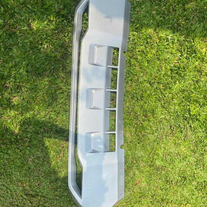 Garnis Bemper depan Asli mitsubishi pajero2021-2023