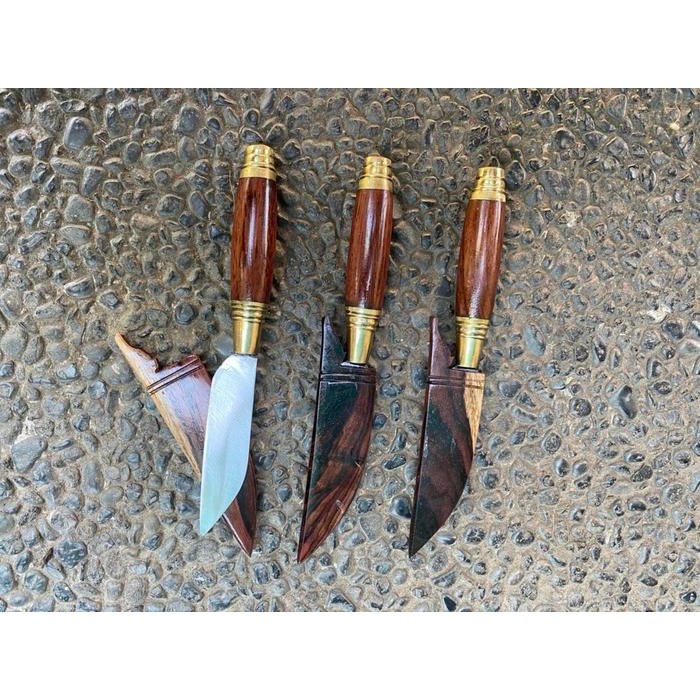 Pisau atau tiuk janur bali