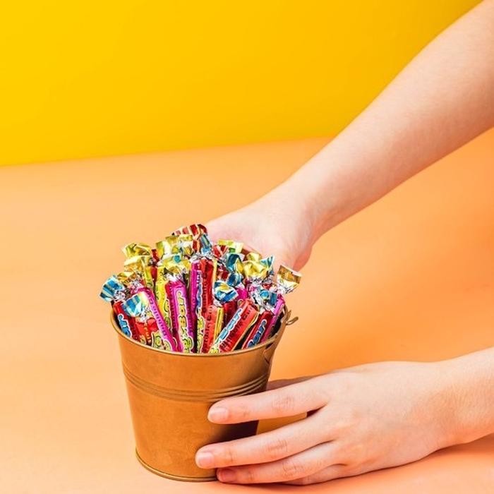 

MARI MILIKI- PERMEN KARET LONG BAR STROBERI PLES ISI 110 BUAH RASA STRAWBERRY BUBBLE GUM BY