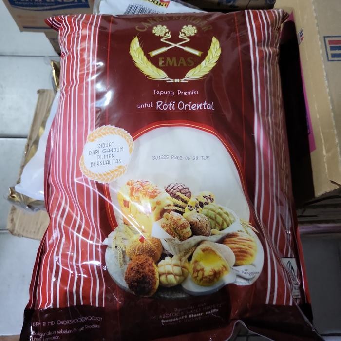

Tepung Terigu Cakra Kembar Emas untuk Roti Oriental 5Kg Best Seller