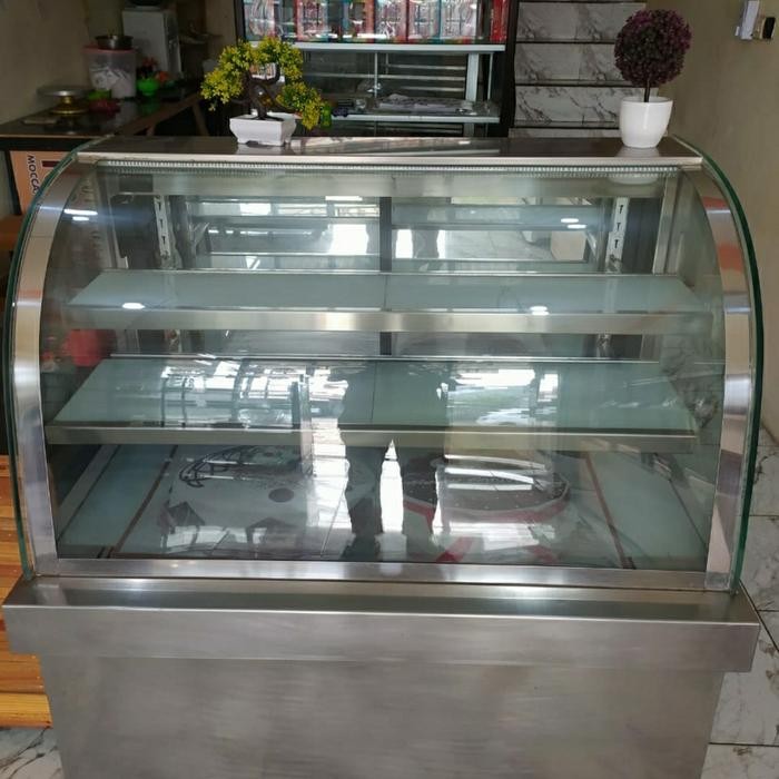 cake showcase bekas top Kode 840